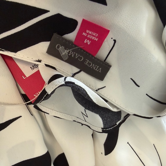 Vince Camuto Black and White Abstract Blouse - Picture 5 of 5